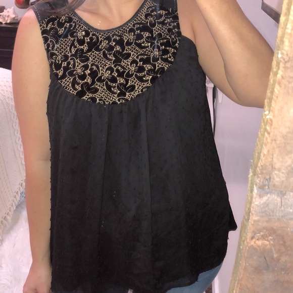 One September size large black embroidered top - Picture 3 of 7